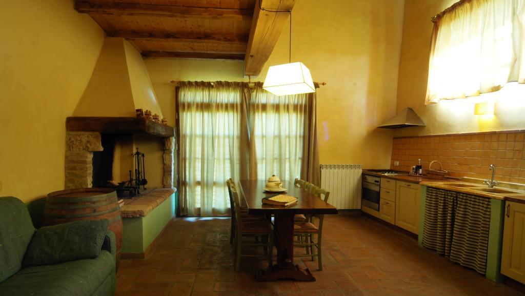 Agriturismo Podere La Marronaia سان جيمينيانو الغرفة الصورة